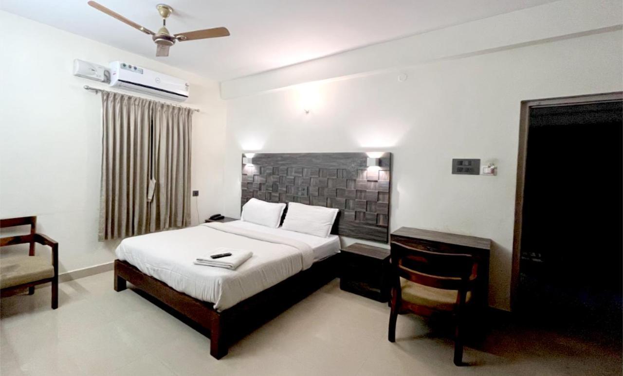 Apartment Pph Living Athithi Corporate