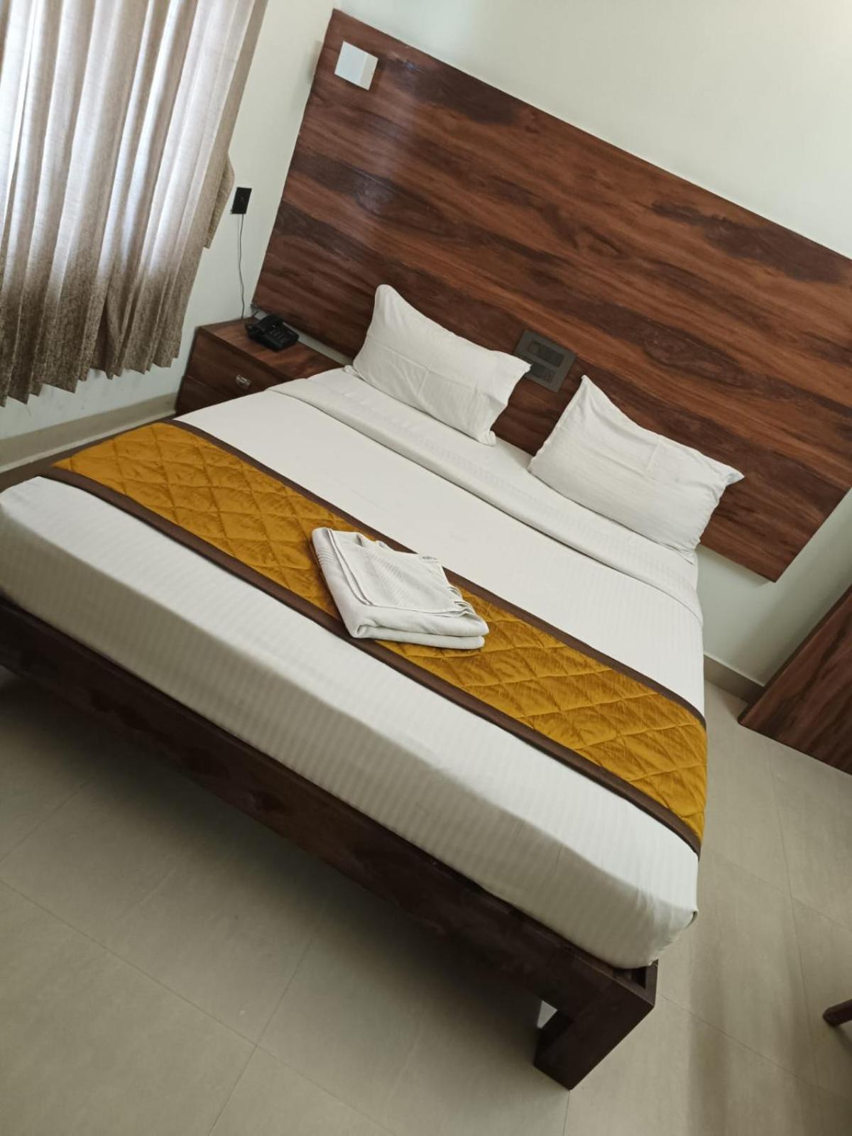Apartment Pph Living Athithi Corporate